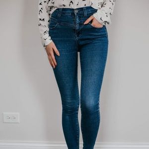 High waisted skin tight flexible jeans